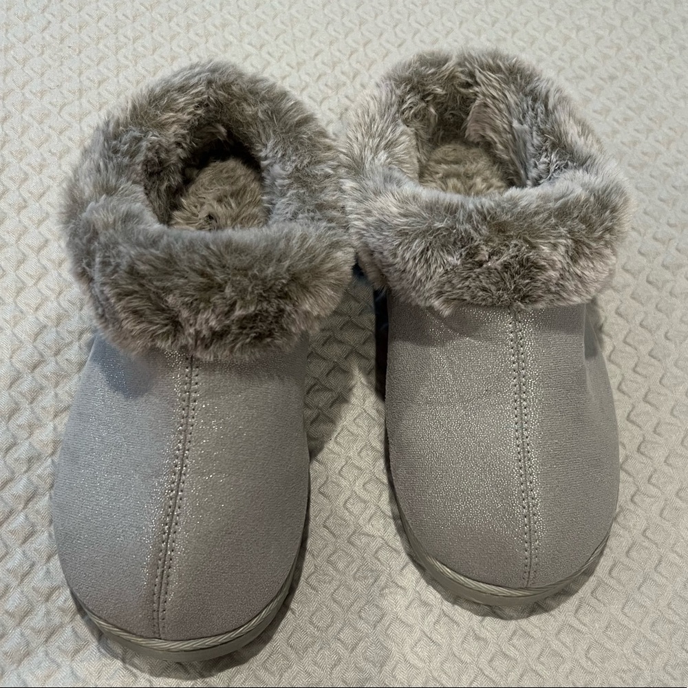 Cabernet House-shoes with Furry Lining